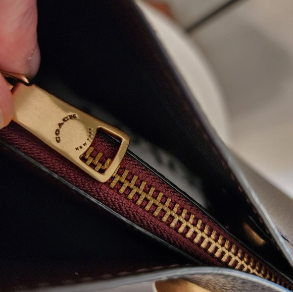 Coach Willow Shoulder Bag EUC - Picture 12 of 12